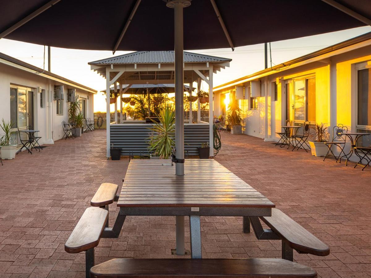 Api Pelican Beach Front Apartments Kalbarri Eksteriør bilde